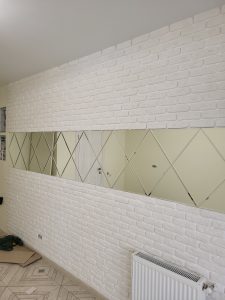 Панно из зеркальной плитки