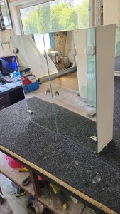 Шкаф с зеркалом