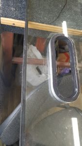 Стеклопакет с отверстием под переносной кондиционер