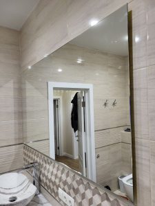 Зеркало настенное с фацетом